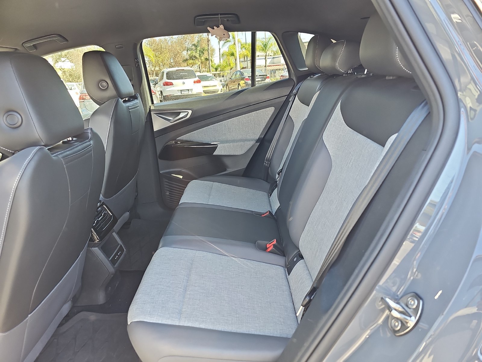 Used 2024 Volkswagen ID.4 2WD image 15
