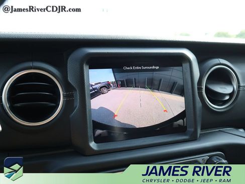 Used 2023 Jeep Wrangler Unlimited Sahara w/ Cold Weather Group AWD/4WD image 33