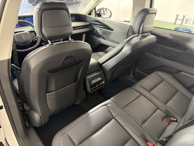 Used 2026 Lincoln Nautilus Premier w/ Equipment Group 102A AWD/4WD image 19