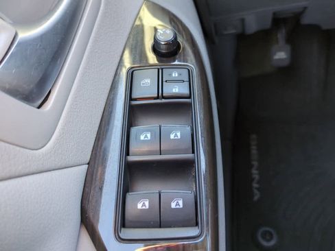 Used 2017 Toyota Sienna XLE w/ XLE Navigation Package image 25