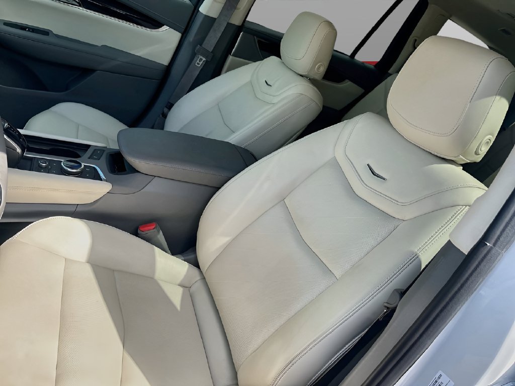 Used 2025 Cadillac XT6 Premium Luxury w/ Technology Package FWD image 22