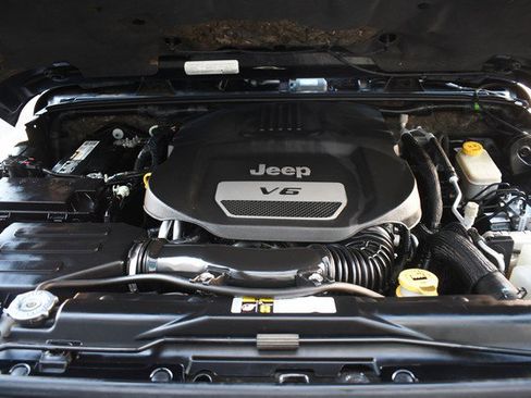 Used 2015 Jeep Wrangler Sahara w/ Connectivity Group image 29