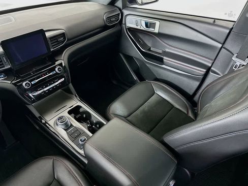 Certified 2022 Ford Explorer ST-Line w/ Class IV Trailer Tow Package image 11