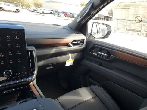 New 2026 GMC Yukon XL Denali w/ Sun & Power Step Package AWD/4WD image 15