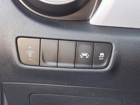 Used 2021 Hyundai Kona SE image 27