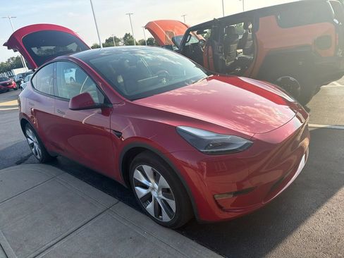 Used 2023 Tesla Model Y Long Range AWD/4WD image 4