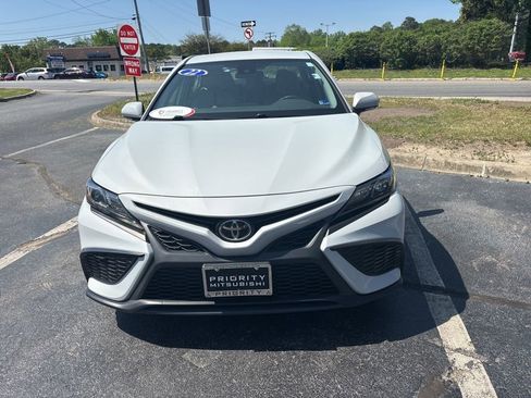 Used 2022 Toyota Camry SE w/ Cold Weather Package AWD/4WD image 8