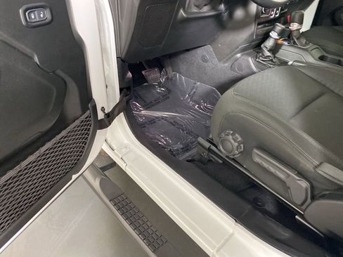 Used 2020 Jeep Wrangler Sport AWD/4WD image 23