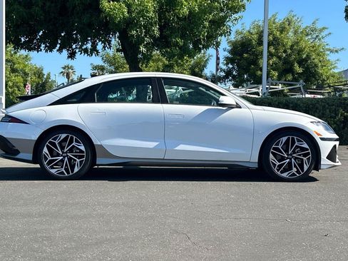 Used 2024 Hyundai Ioniq 6 SEL RWD image 2