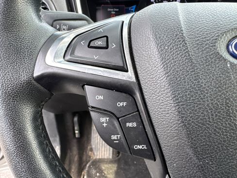 Used 2018 Ford Fusion Energi Titanium FWD image 33