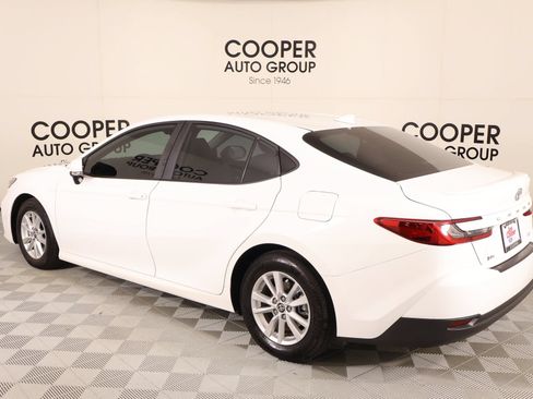 Used 2025 Toyota Camry LE w/ Convenience Package FWD image 21