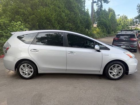 Used 2013 Toyota Prius V Five FWD image 2