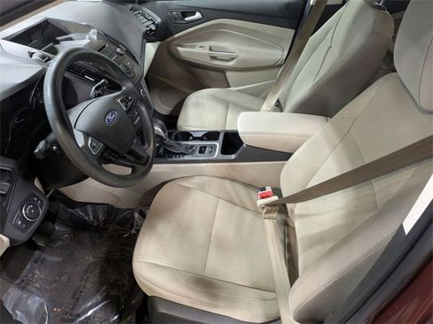 Used 2018 Ford Escape SE image 12