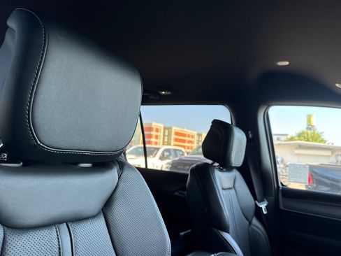 New 2026 Jeep Grand Wagoneer Limited AWD/4WD image 15