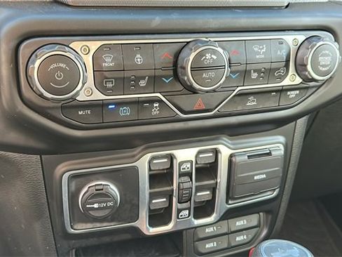 Used 2023 Jeep Wrangler Unlimited w/ Cold Weather Group image 17