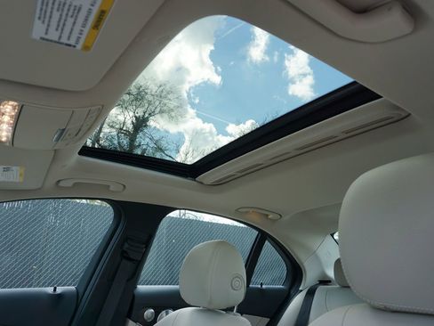 Used 2021 Mercedes-Benz C 300 Sedan image 16