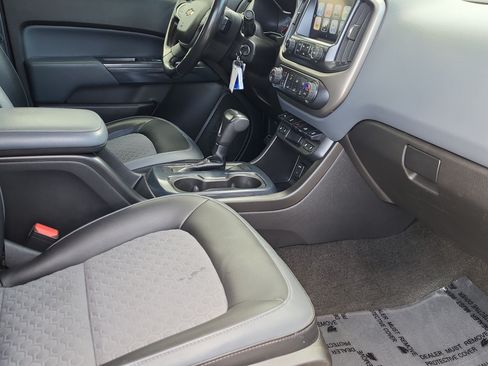 Used 2018 Chevrolet Colorado Z71 AWD/4WD image 20