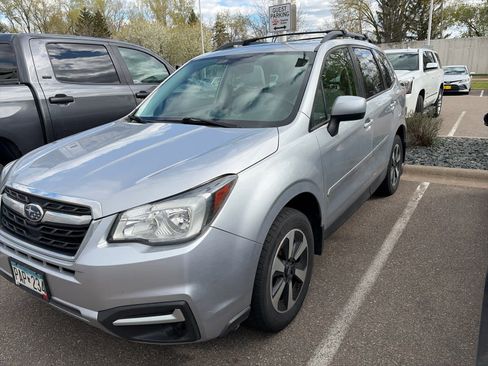 Used 2017 Subaru Forester 2.5i Premium w/ All-Weather Package AWD/4WD image 3