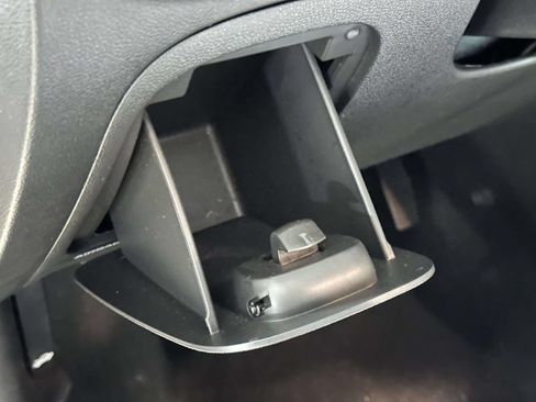 Used 2021 Chevrolet Trax LT AWD/4WD image 21