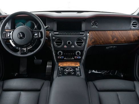 Certified 2023 Rolls-Royce Cullinan AWD/4WD image 33