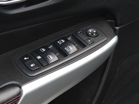 Used 2018 Jeep Cherokee Trailhawk image 23