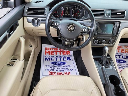 Used 2017 Volkswagen Passat 1.8T R-Line w/ R-Line Lighting Package image 7