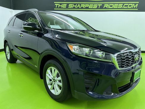 Used 2020 Kia Sorento LX w/ LX I4 Convenience Package AWD/4WD image 2