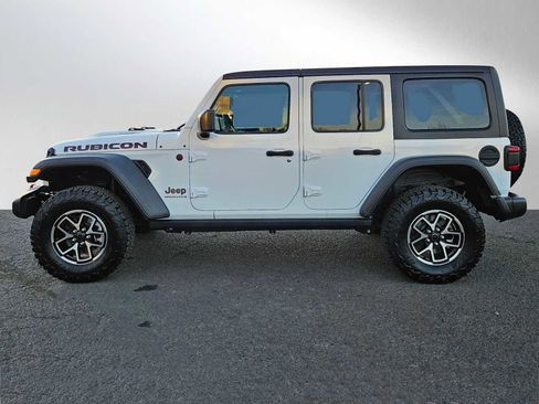 Used 2025 Jeep Wrangler Unlimited Rubicon w/ Technology Group image 6