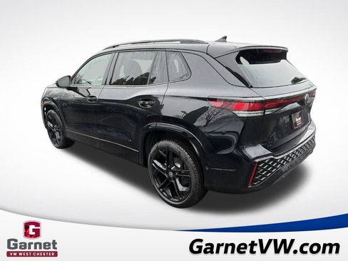 New 2026 Volkswagen Tiguan SE R-Line image 3