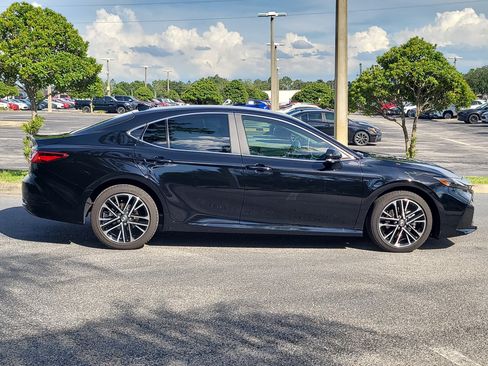 Used 2026 Toyota Camry XLE FWD image 8