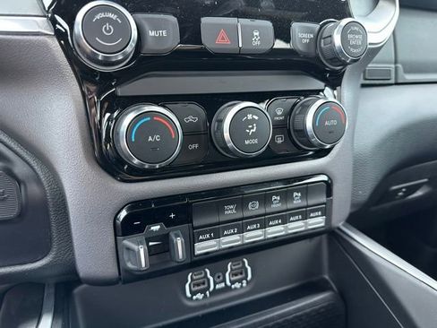 Used 2022 RAM 2500 Big Horn w/ Night Edition AWD/4WD image 24
