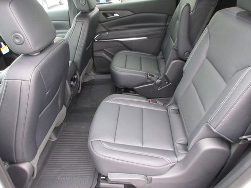 New 2026 Chevrolet Traverse LT w/ Sun and Wheel Package image 12