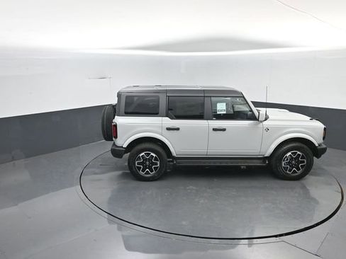 New 2026 Ford Bronco Outer Banks image 24