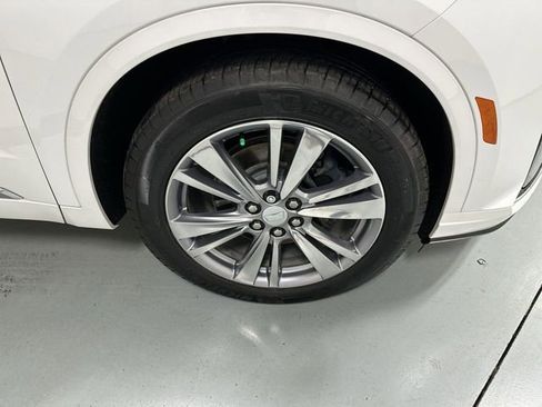 Certified 2025 Cadillac XT6 Premium Luxury AWD/4WD image 19