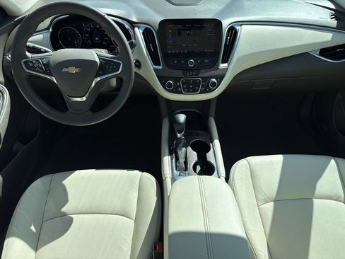 Used 2024 Chevrolet Malibu LT FWD image 11