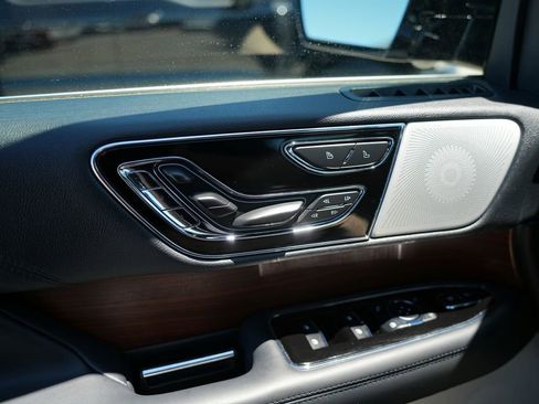 Used 2023 Lincoln Navigator L Reserve AWD/4WD image 17