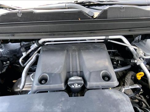 Used 2023 Chevrolet Colorado Trail Boss w/ Technology Package AWD/4WD image 30