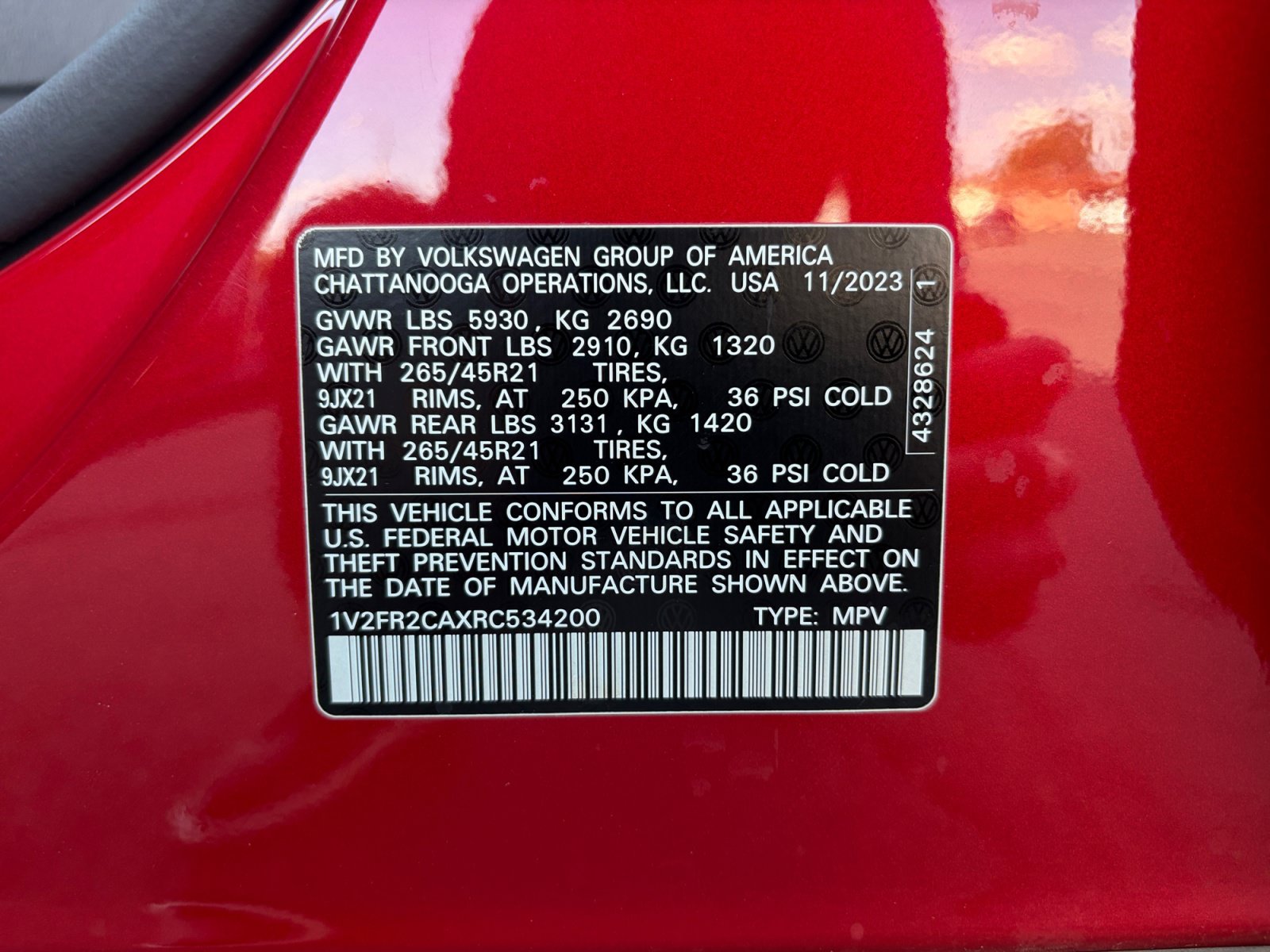 Certified 2024 Volkswagen Atlas SEL Premium R-Line AWD/4WD image 25