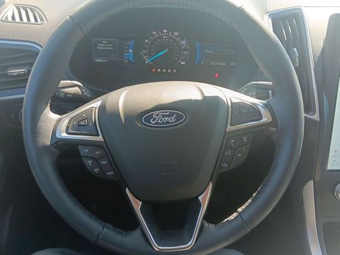 Used 2024 Ford Edge SEL w/ Convenience Package image 17