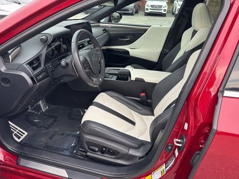 Used 2022 Lexus ES 300h F Sport image 9