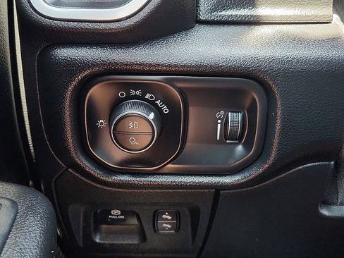 Used 2021 RAM 1500 Big Horn RWD image 21