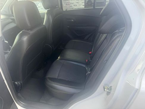 Used 2019 Chevrolet Trax LT w/ LT Convenience Package AWD/4WD image 13