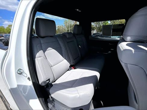 Used 2025 Toyota Tundra Limited AWD/4WD image 19