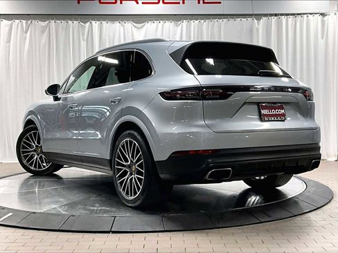 Used 2023 Porsche Cayenne image 3