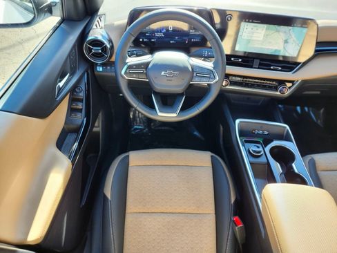 Used 2026 Chevrolet Equinox ACTIV w/ Convenience Package III AWD/4WD image 11