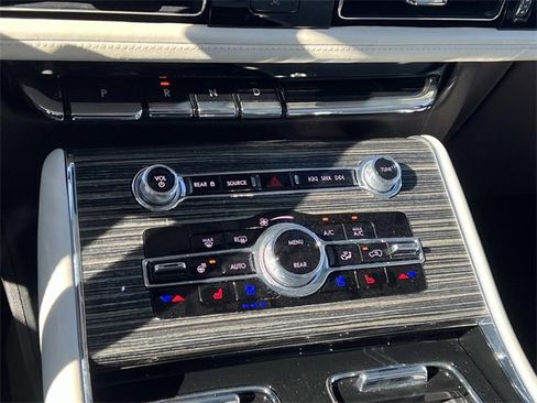 Used 2023 Lincoln Aviator Black Label w/ Jet Package image 24