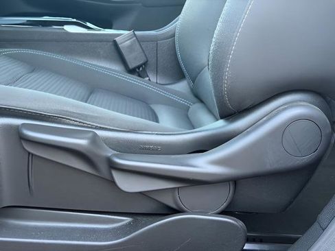 Used 2023 Chevrolet Bolt EUV LT image 33