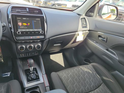 Used 2026 Mitsubishi Outlander Sport LE AWD/4WD image 16