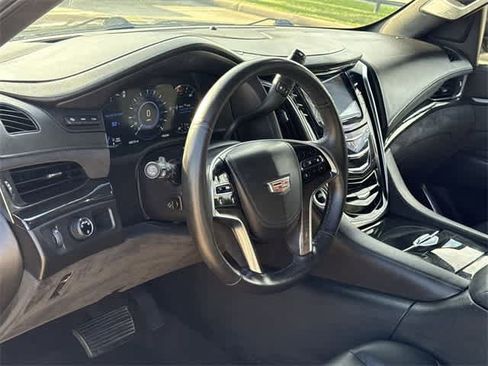 Used 2016 Cadillac Escalade Platinum image 11