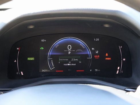 Used 2025 Toyota Camry LE image 28